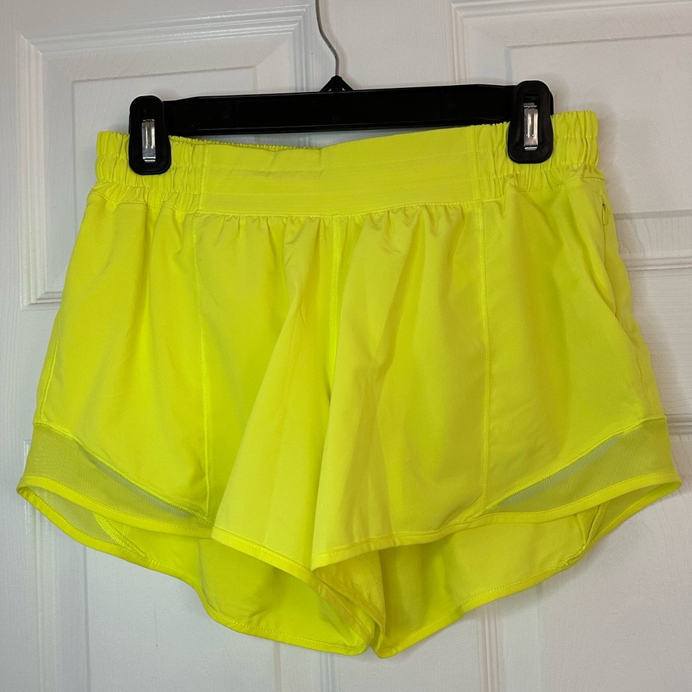 lululemon hotty hot 4”- NEW WITHOUT TAGS